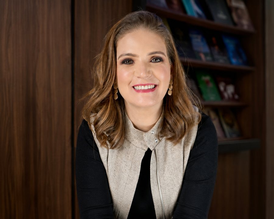 Bruna Santos, Diretora Administrativa